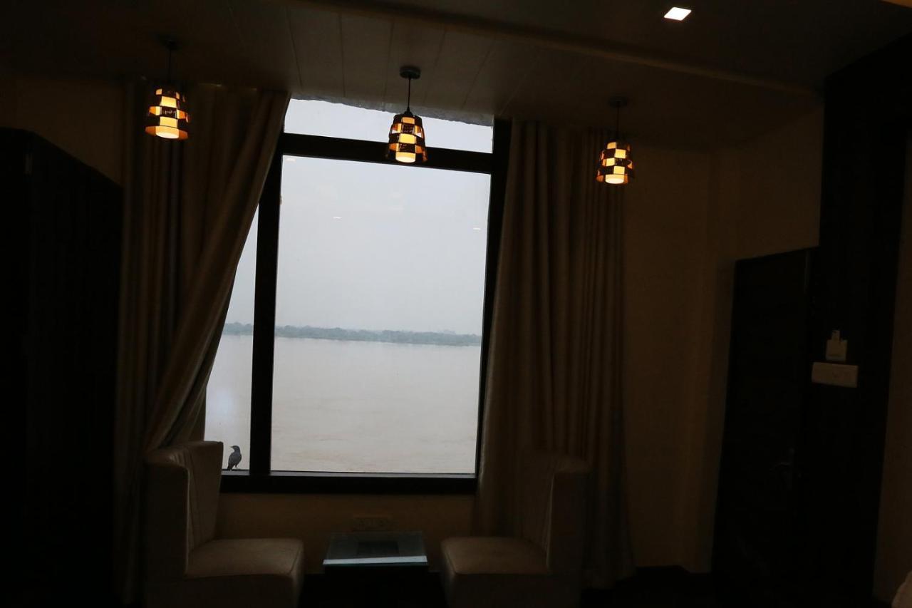 A Palace On River Varanasi Ngoại thất bức ảnh